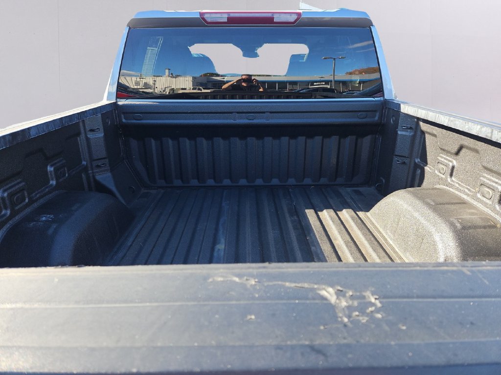 Used 2023 Chevrolet Silverado 1500 LT AWD/4WD image 34