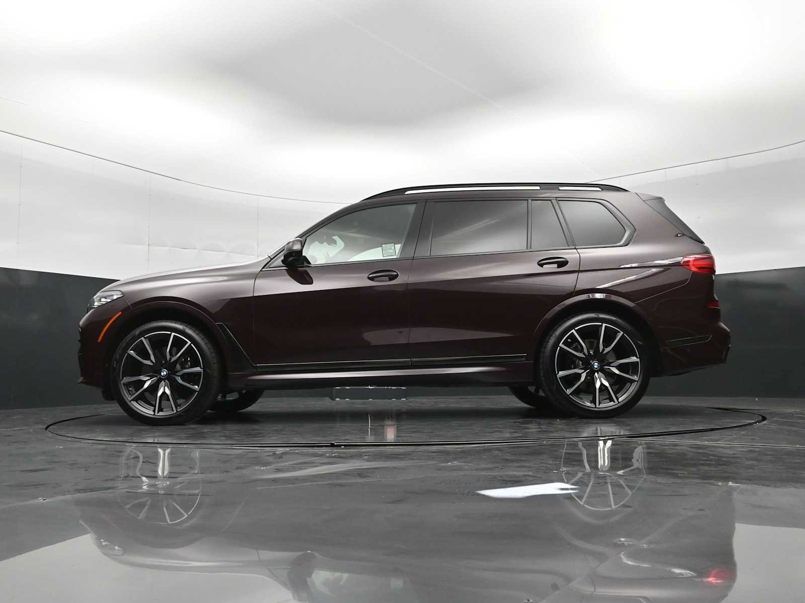Used 2021 BMW X7 xDrive40i w/ M Sport Package AWD/4WD image 33