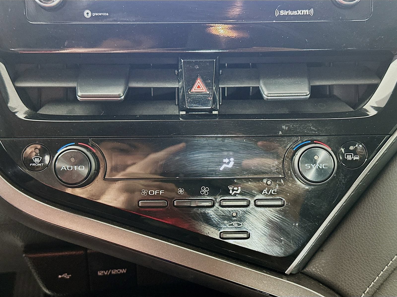 Used 2023 Toyota Camry SE FWD image 15