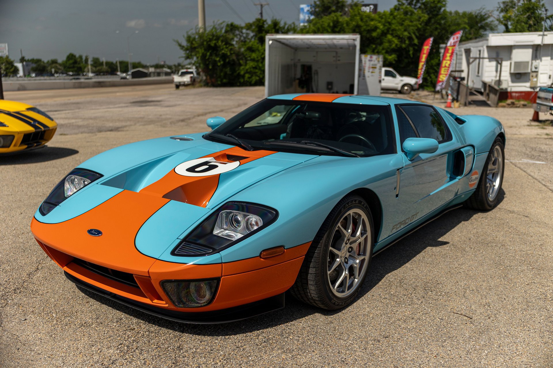 Used 2006 Ford GT RWD image 6