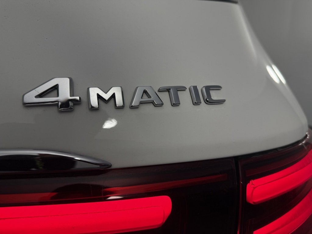 Used 2025 Mercedes-Benz GLB 250 4MATIC image 7