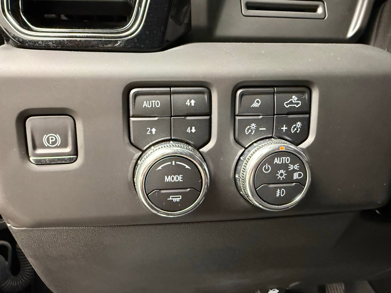 Used 2025 GMC Sierra 1500 AT4 image 15