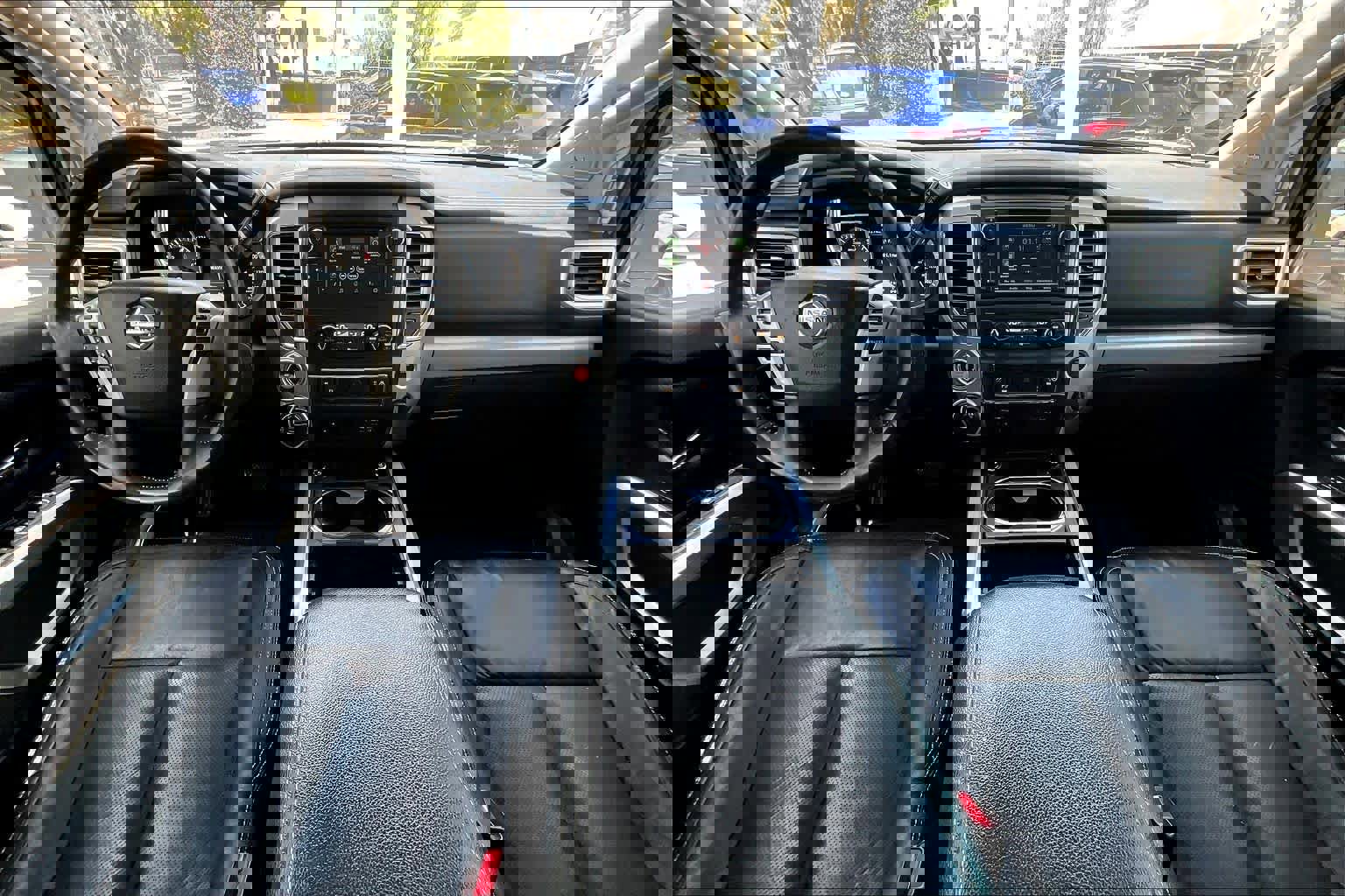 Used 2019 Nissan Titan PRO-4X w/ Pro-4x Convenience Package image 16