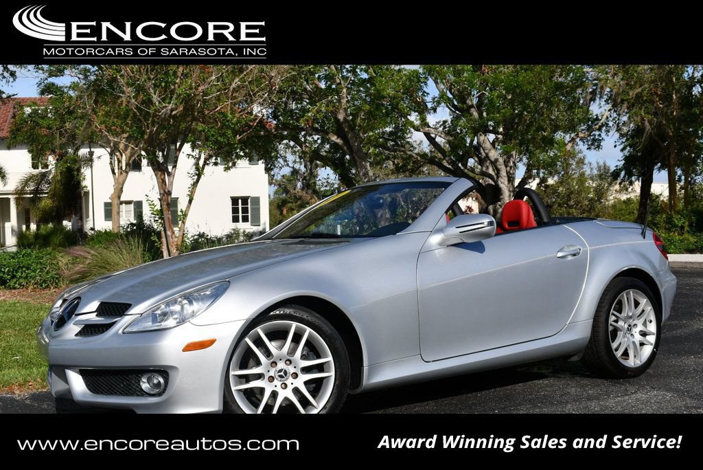 Used 2009 Mercedes-Benz SLK 300 image 1