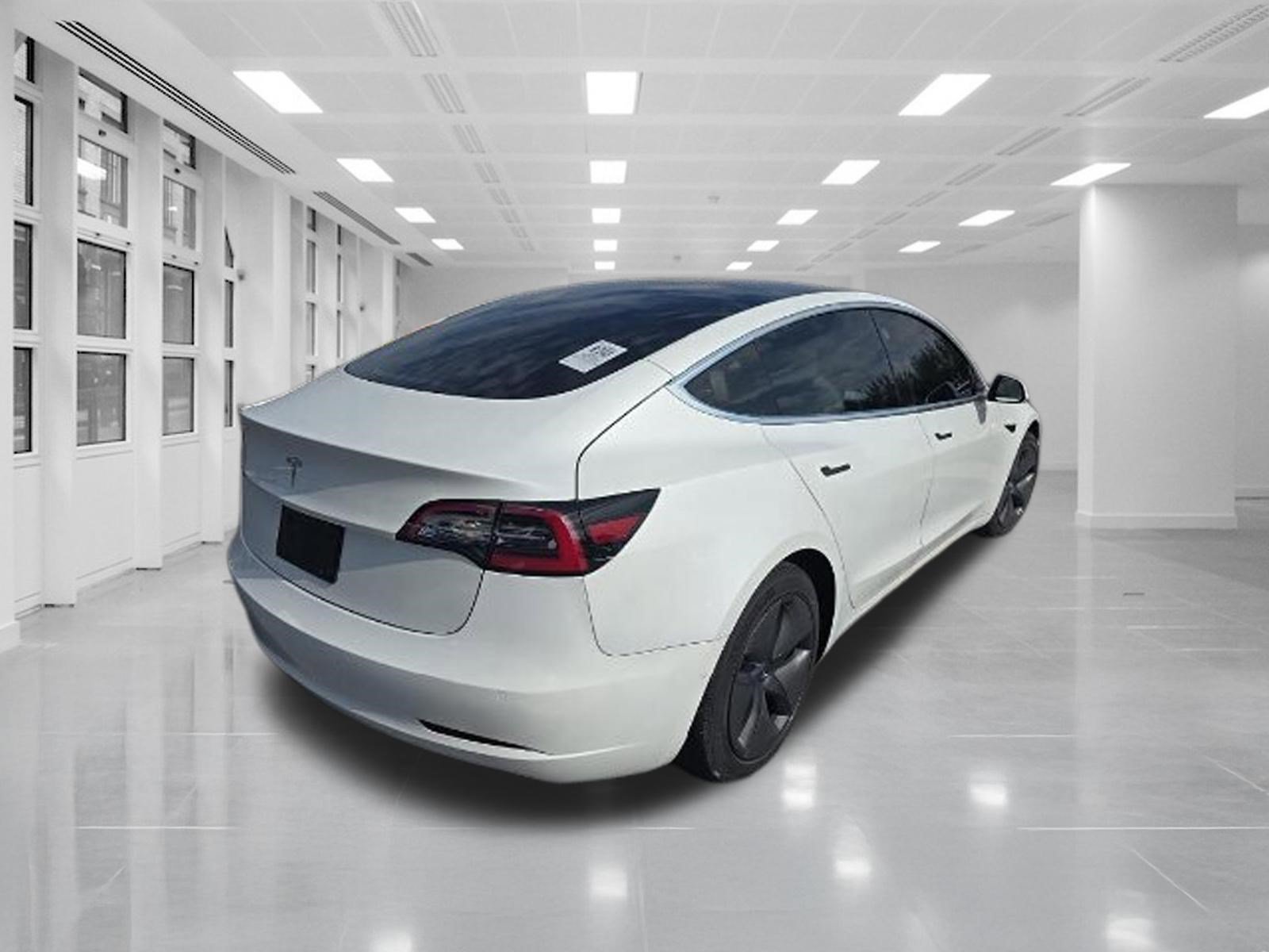 Used 2020 Tesla Model 3 Standard Range Plus RWD image 4