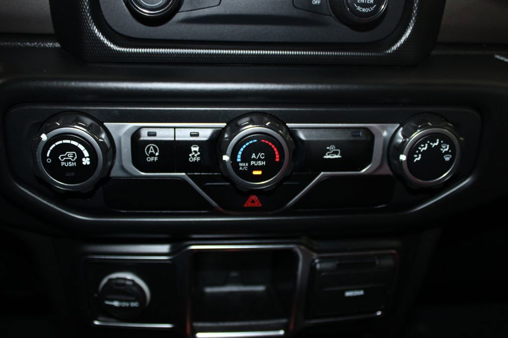 Used 2021 Jeep Gladiator Sport image 39