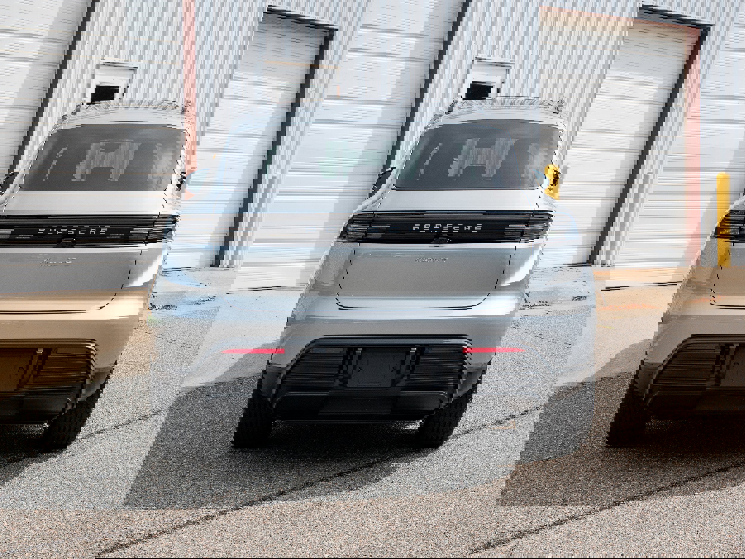 New 2025 Porsche Macan 4S Electric image 6