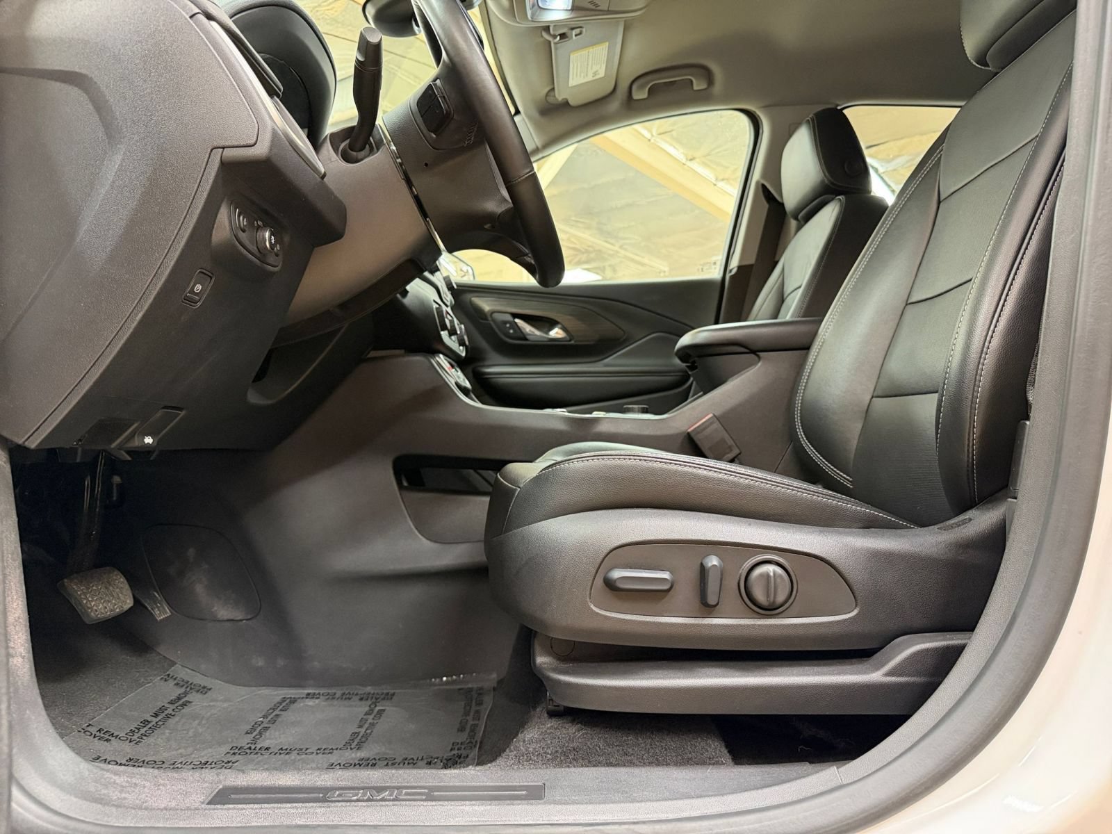 Used 2024 GMC Terrain SLT AWD/4WD image 29