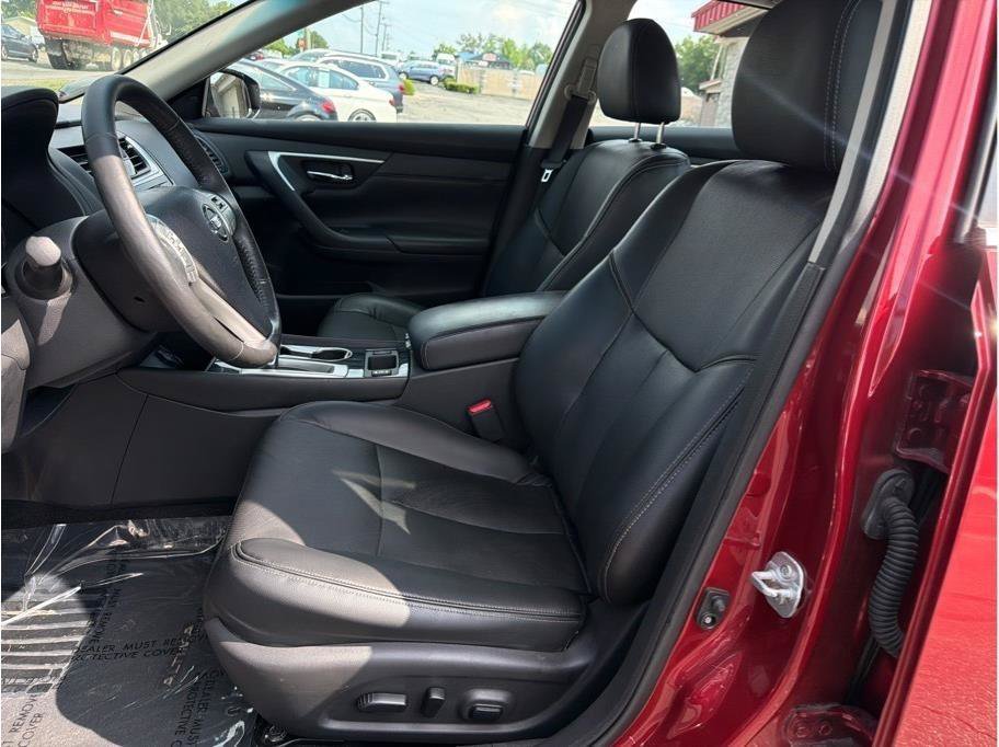 Used 2017 Nissan Altima 2.5 SL w/ 2.5 Technology Package FWD image 10