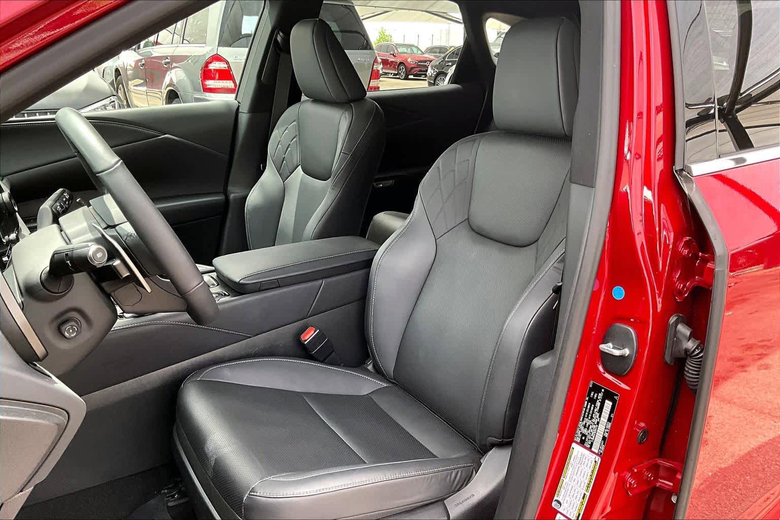 Used 2024 Lexus RX 350 Premium w/ Accessory Package AWD/4WD image 8