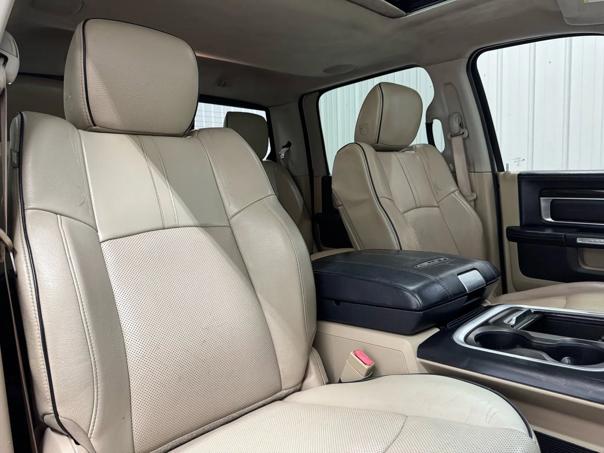 Used 2018 RAM 3500 Laramie Longhorn AWD/4WD image 16