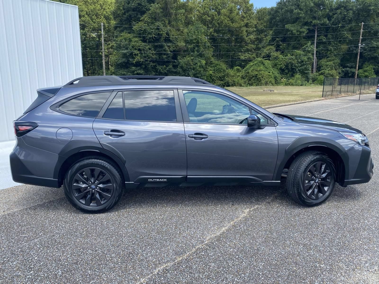 Used 2025 Subaru Outback Onyx Edition AWD/4WD image 8