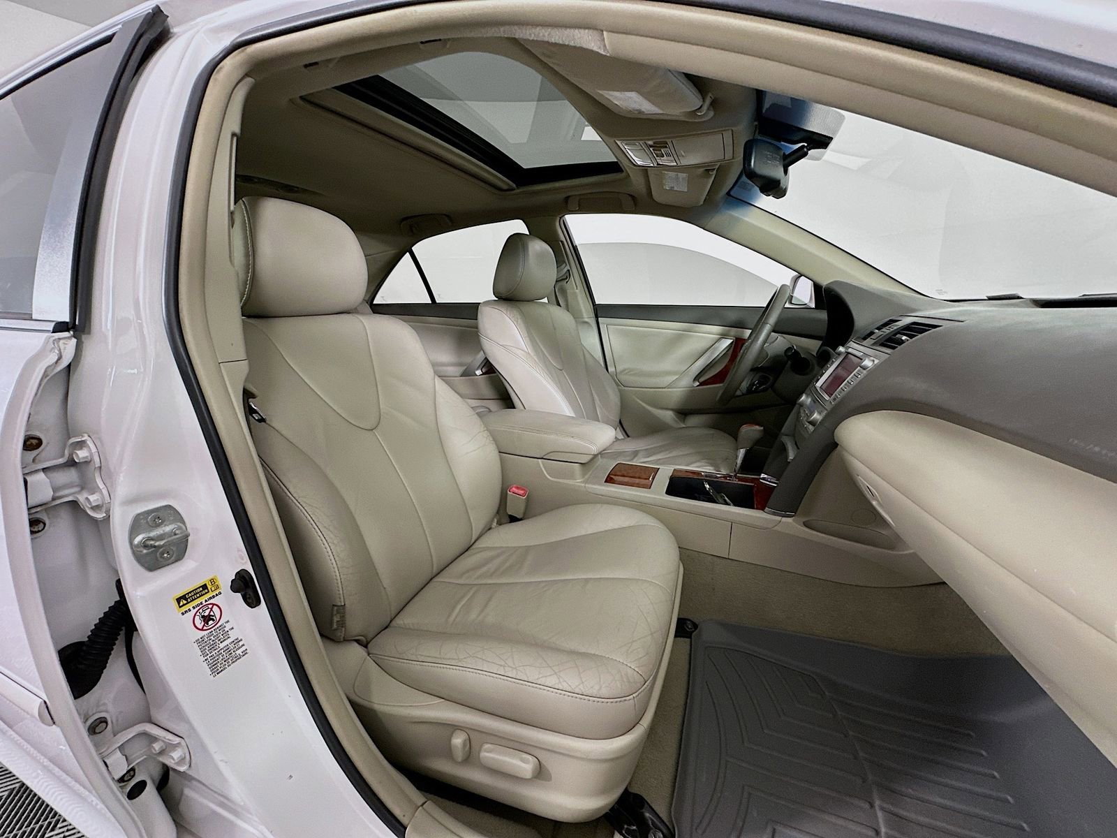 Used 2010 Toyota Camry XLE FWD image 28