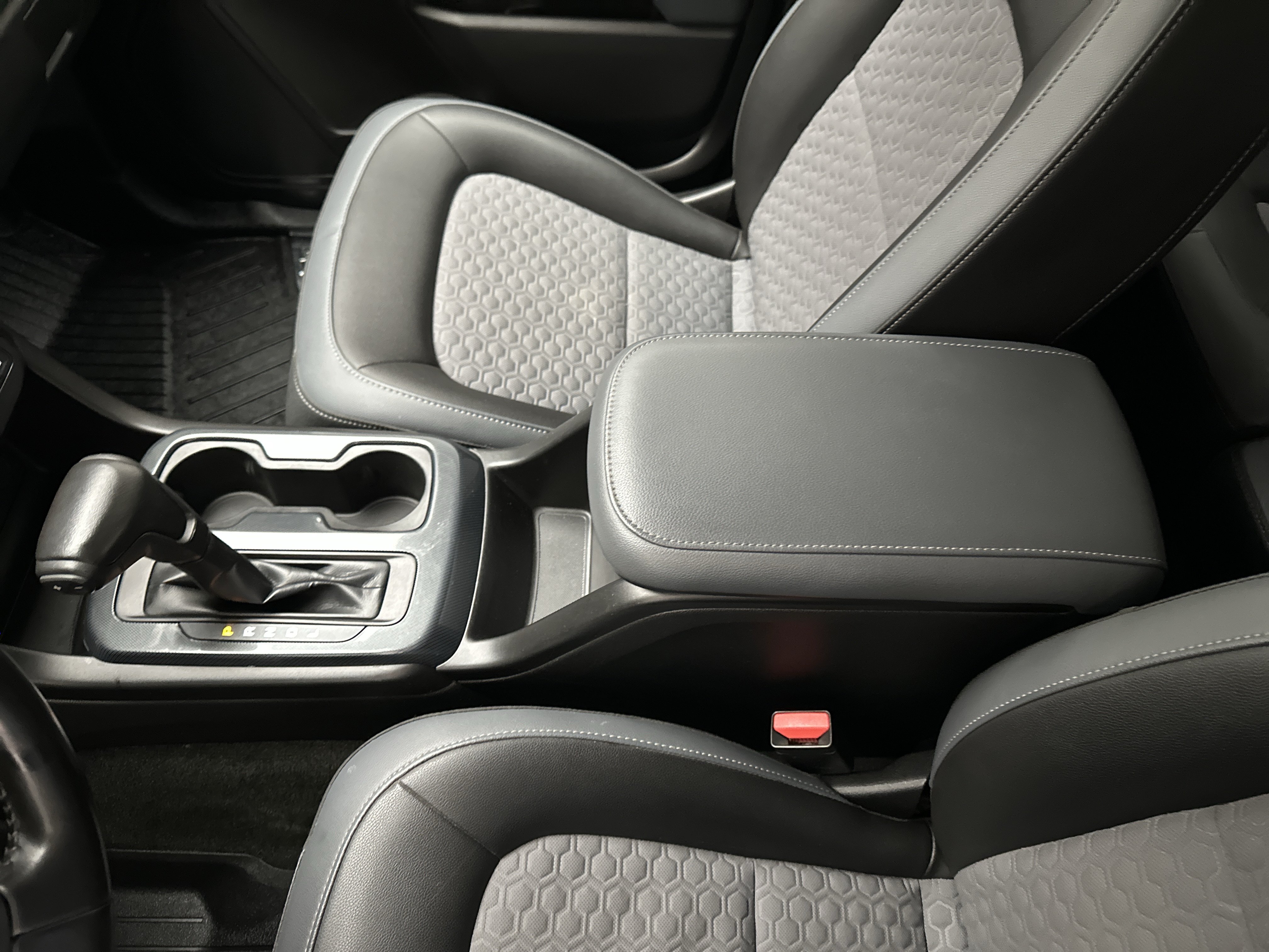 Used 2018 Chevrolet Colorado Z71 w/ Centennial Edition AWD/4WD image 38