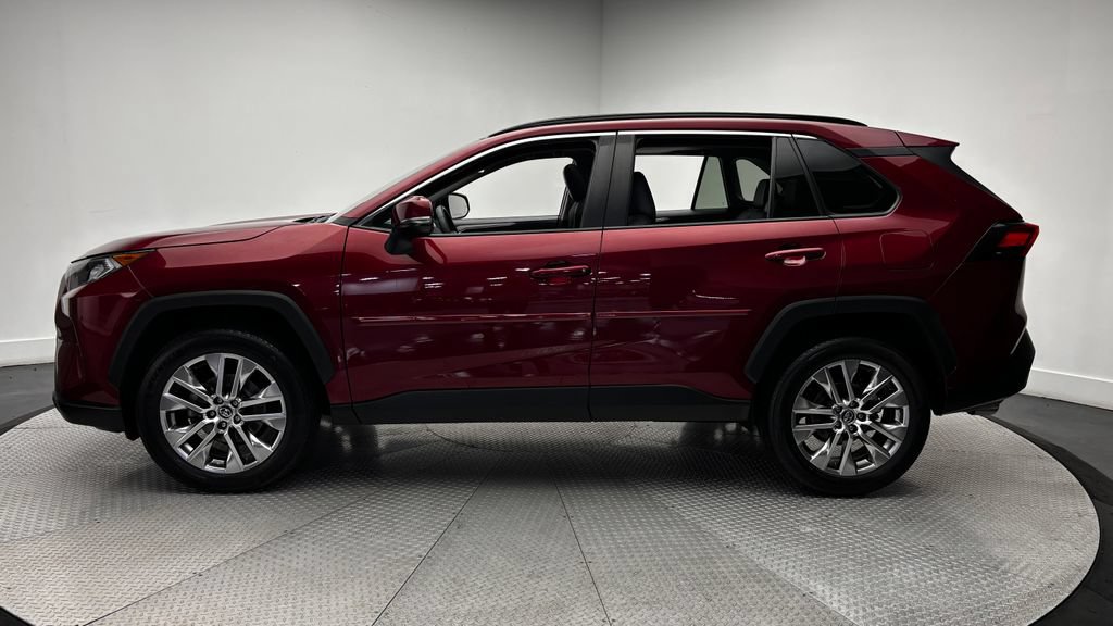 Used 2021 Toyota RAV4 XLE Premium AWD/4WD image 4