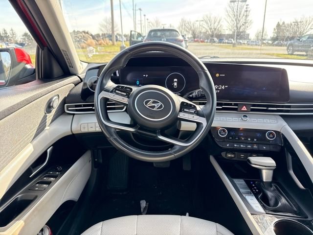 Used 2021 Hyundai Elantra Limited image 19