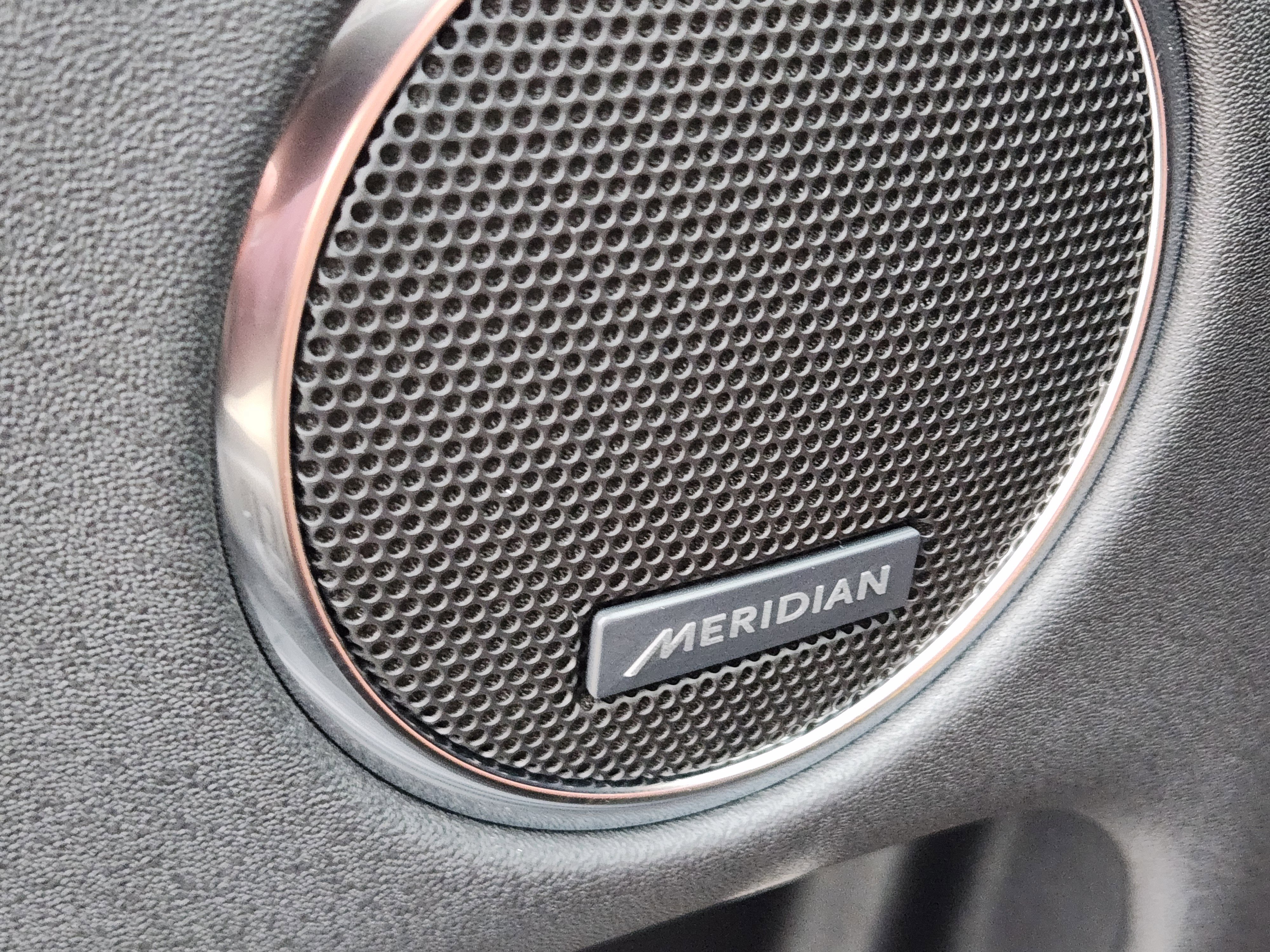 New 2025 Land Rover Discovery Sport S image 24