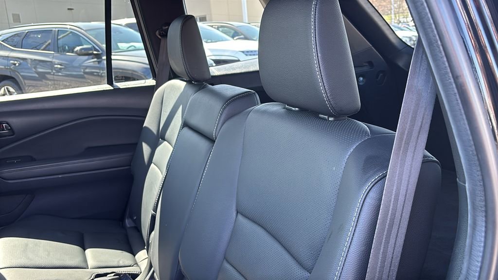 Certified 2023 Honda Passport EX-L image 30
