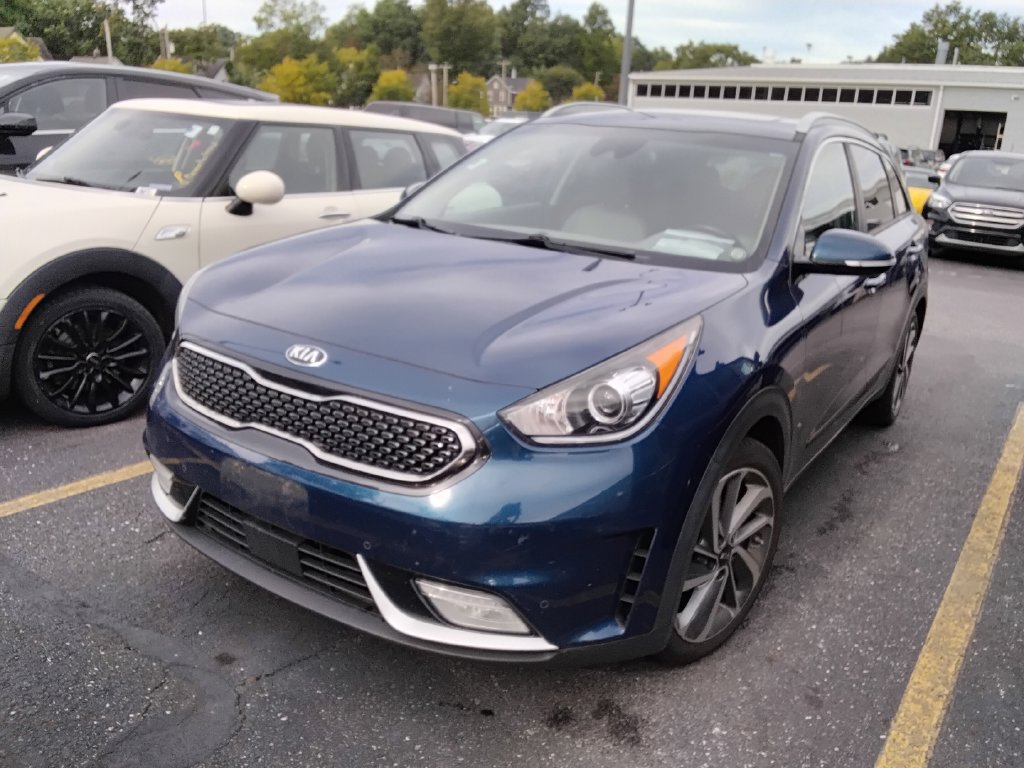 Used 2018 Kia Niro Touring FWD image 2