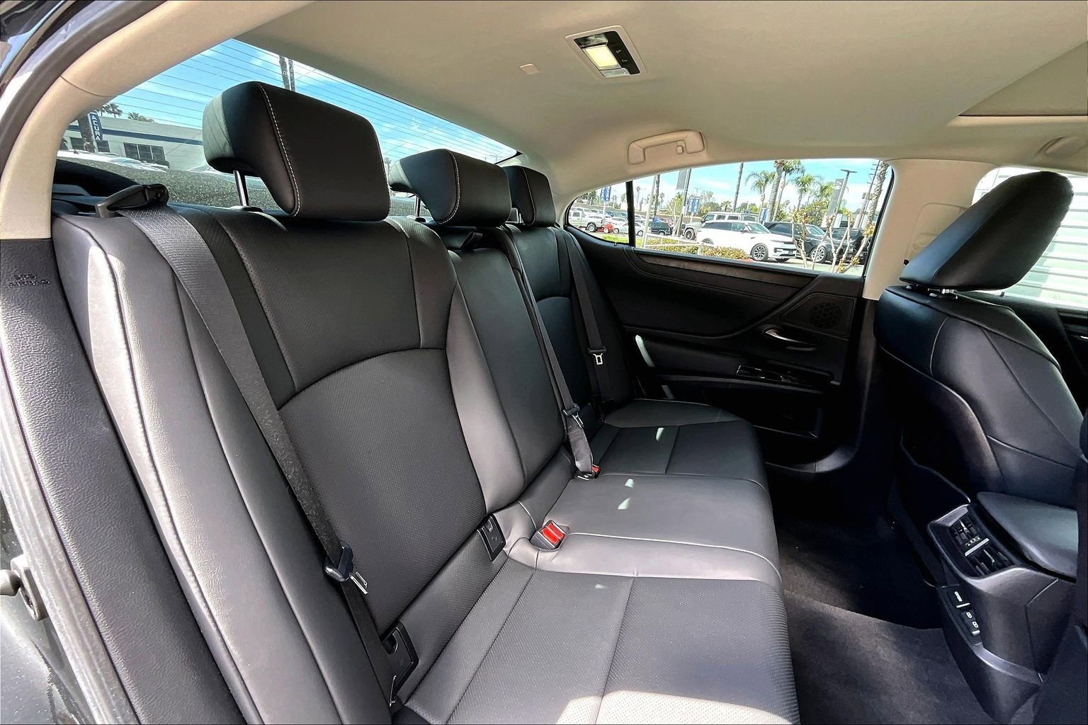 Used 2024 Lexus ES 350 350 w/ Premium Package image 27