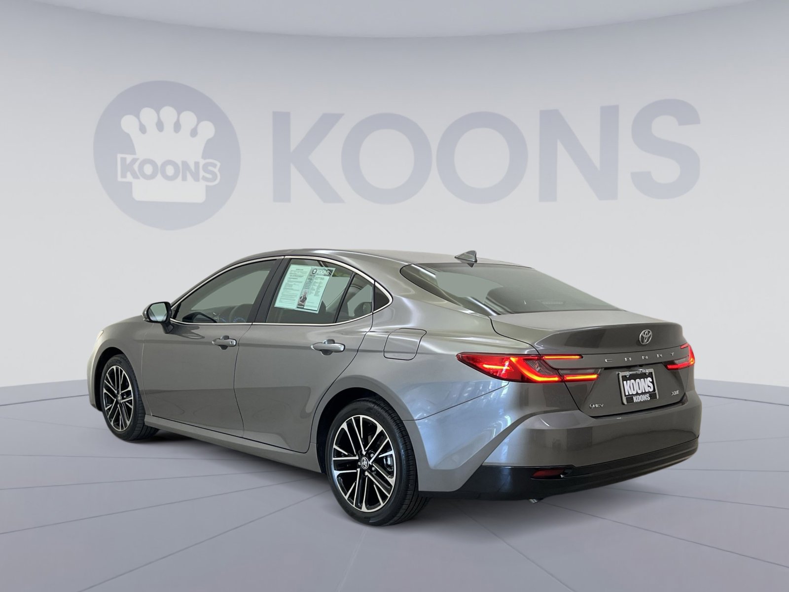 Used 2026 Toyota Camry XLE image 4