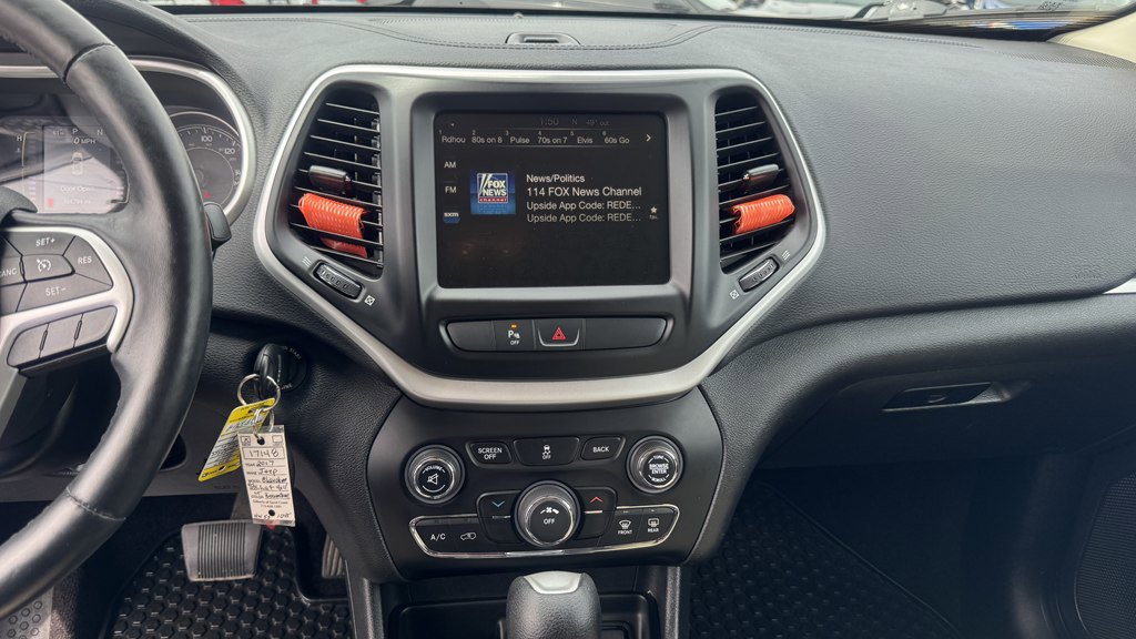 Used 2017 Jeep Cherokee Latitude w/ Safety/Convenience Group image 18