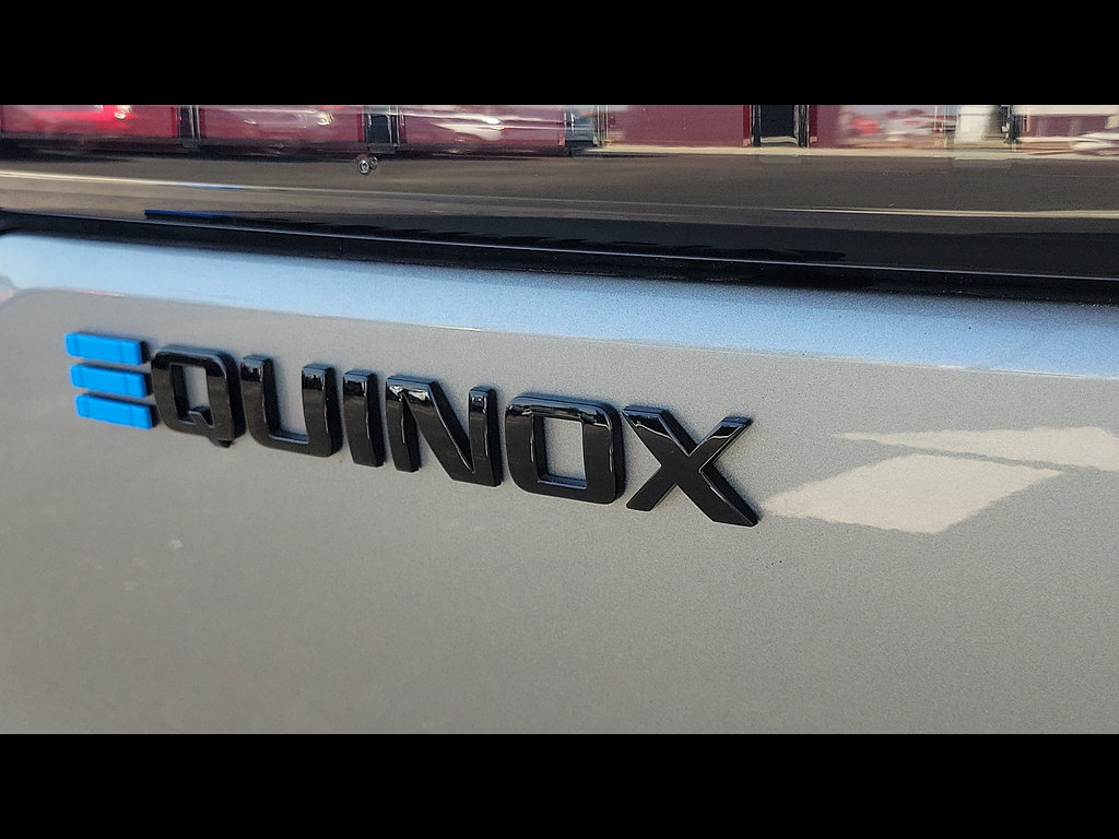 Used 2024 Chevrolet Equinox EV LT w/ LPO, Blackout Package FWD image 7