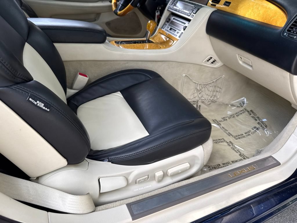 Used 2005 Lexus SC 430 Convertible RWD image 16