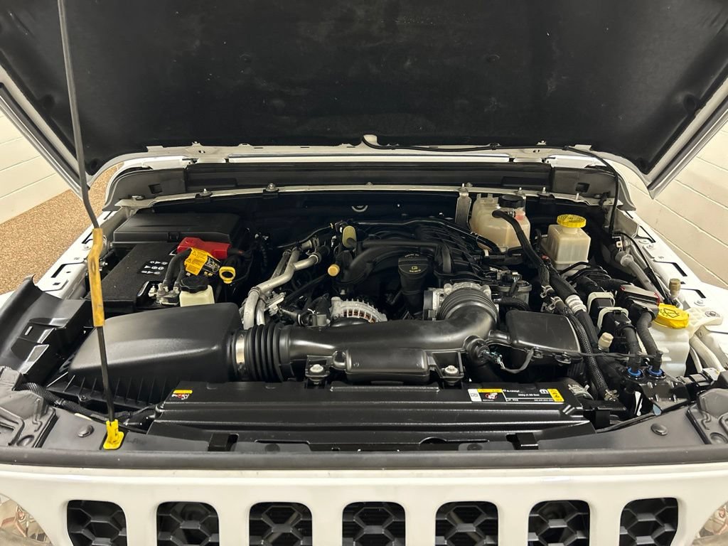 Used 2022 Jeep Gladiator Sport AWD/4WD image 12