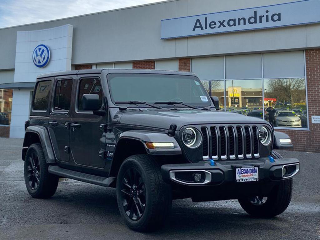 Used 2023 Jeep Wrangler Unlimited Sahara w/ Cold Weather Group image 1