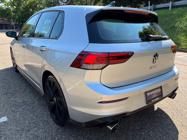 Used 2022 Volkswagen GTI SE FWD image 37