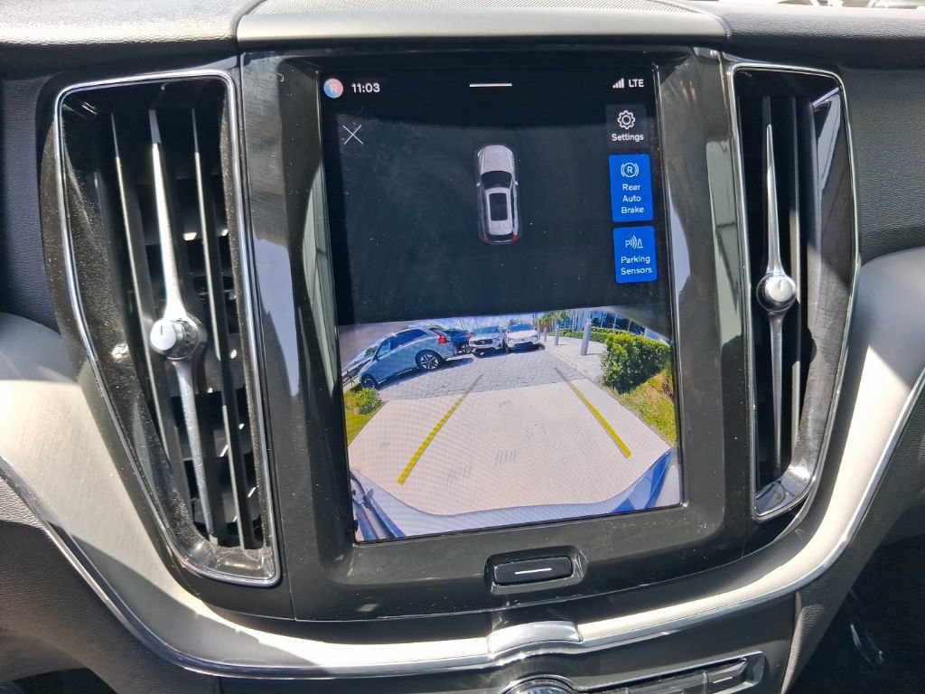 Used 2024 Volvo XC60 B5 Core AWD/4WD image 23