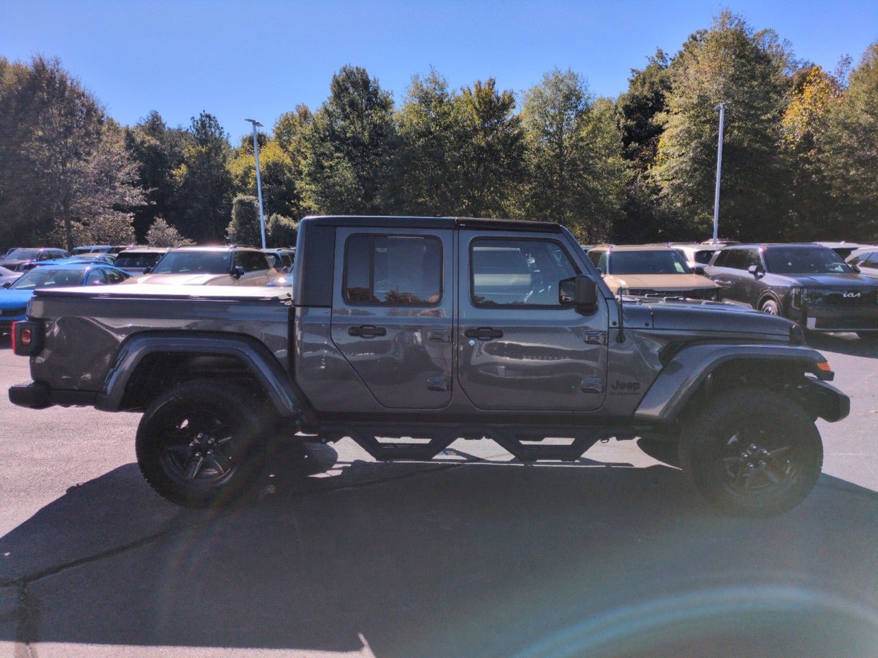 Used 2021 Jeep Gladiator Sport AWD/4WD image 4