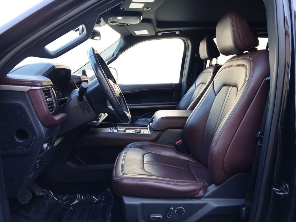 Used 2022 Ford Expedition Max Limited image 9