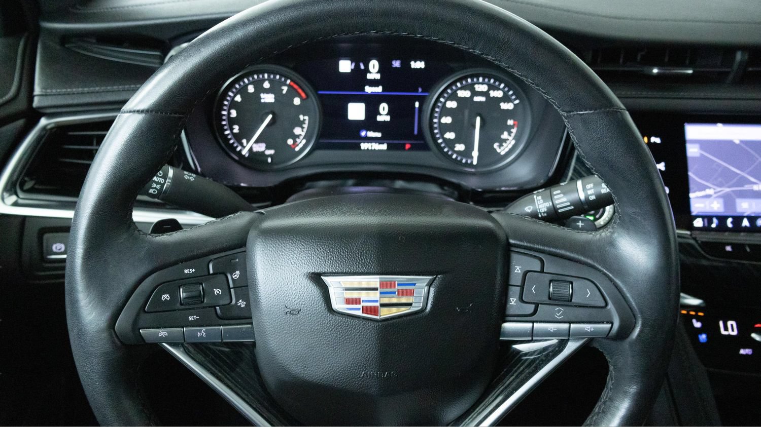 Used 2023 Cadillac XT6 Premium Luxury w/ Technology Package FWD image 18