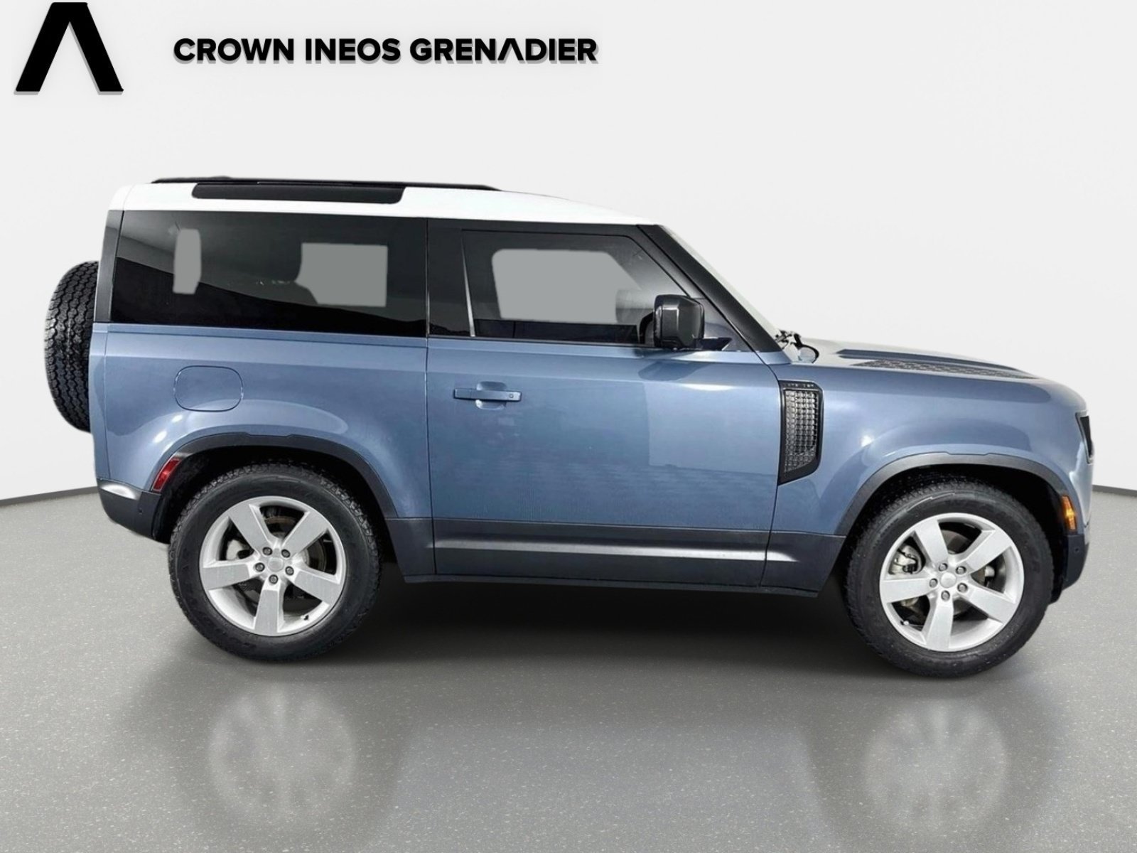 Used 2023 Land Rover Defender 90 S AWD/4WD image 4