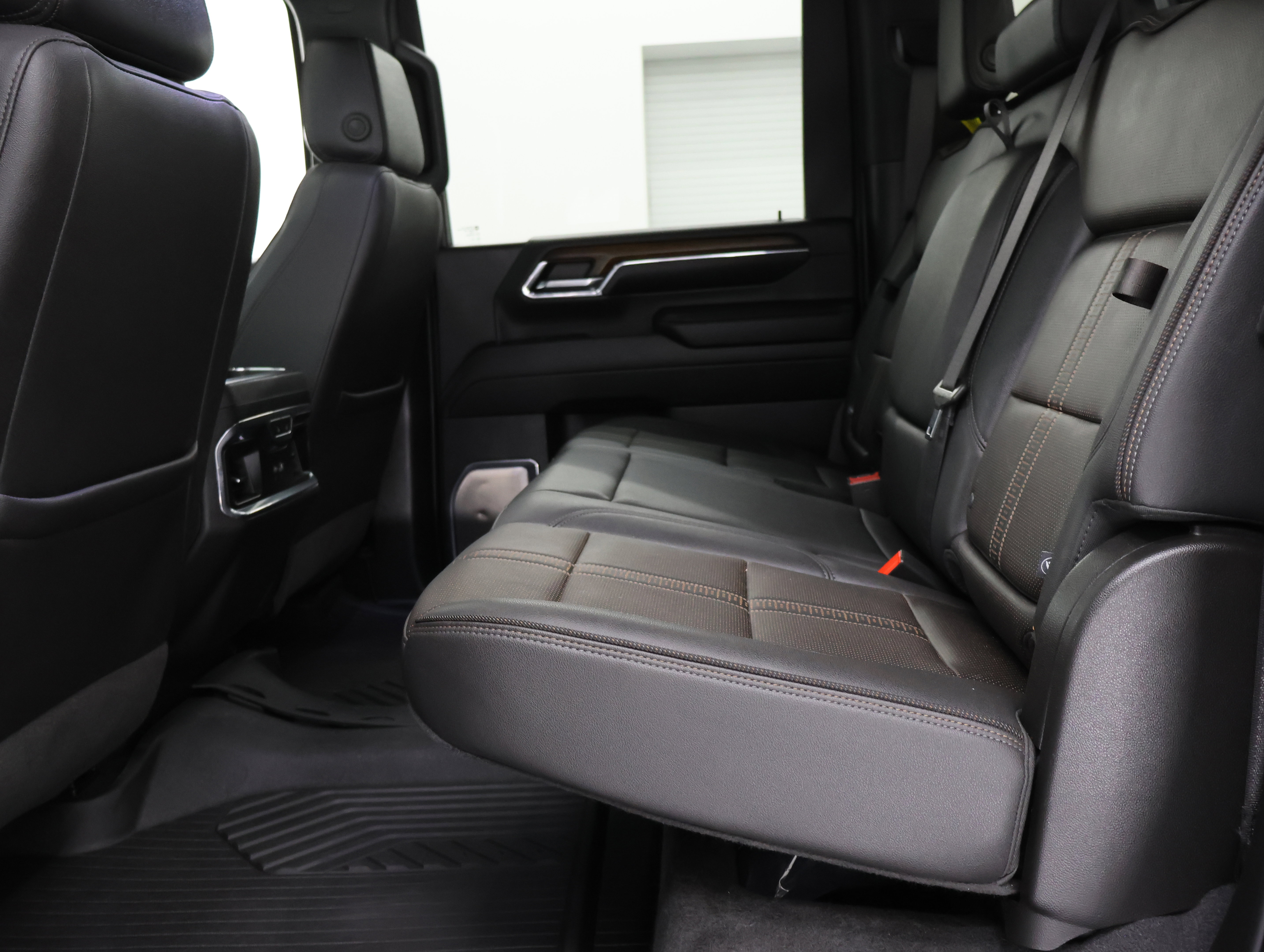 Used 2024 Chevrolet Silverado 3500 High Country w/ High Country Premium Package AWD/4WD image 44