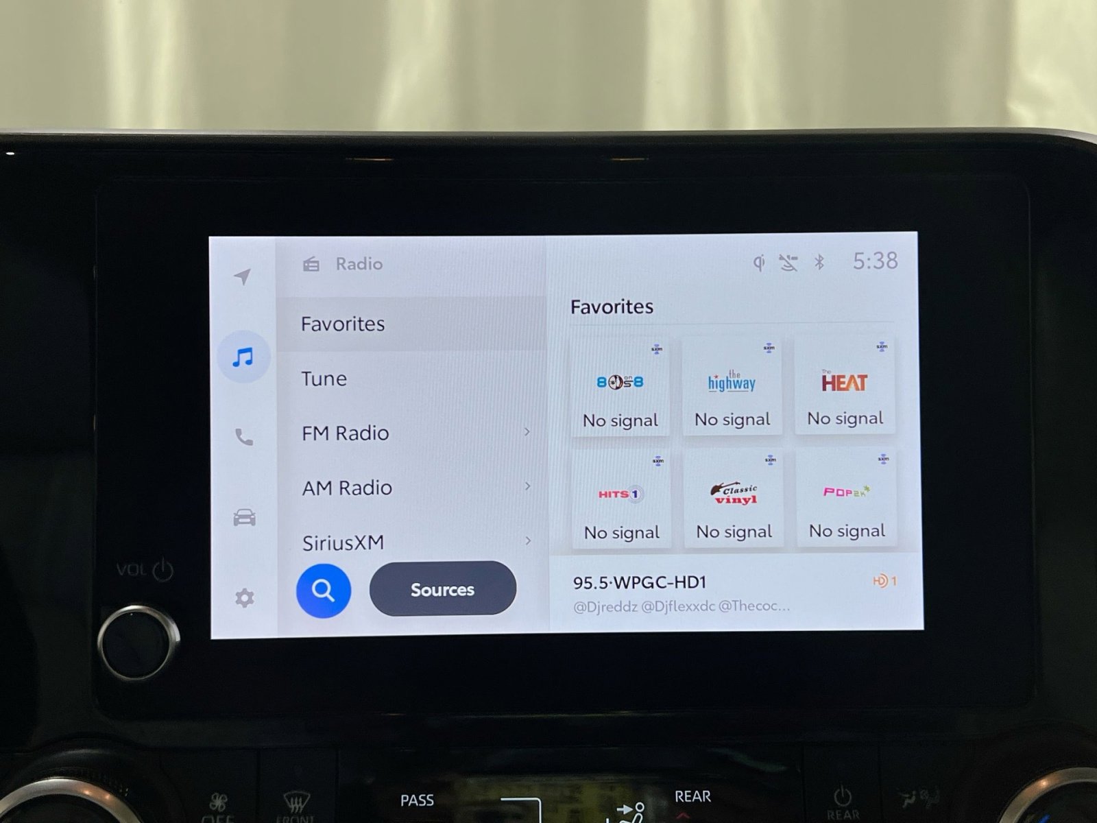 Used 2023 Toyota Highlander XLE image 14