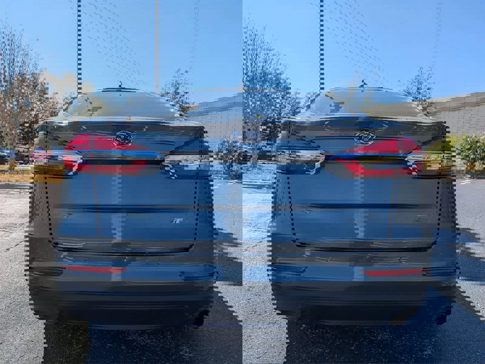 Used 2020 Ford Fusion SE image 5