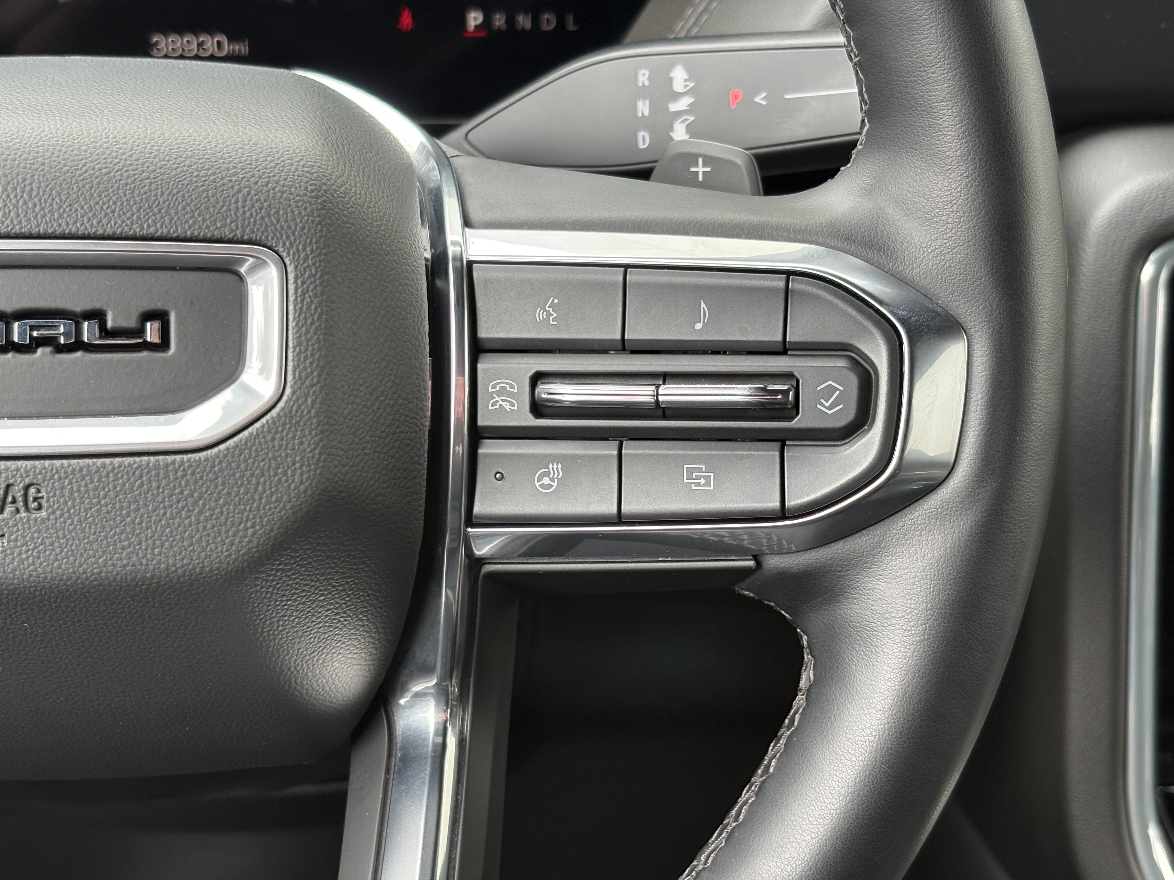Used 2025 GMC Yukon XL Denali AWD/4WD image 19