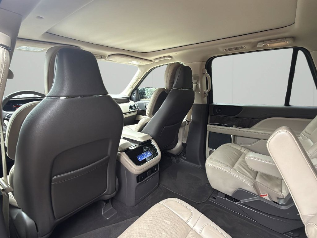 Used 2022 Lincoln Navigator L Reserve RWD image 33