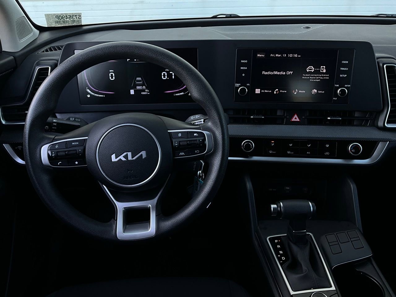 Used 2025 Kia Sportage LX image 13