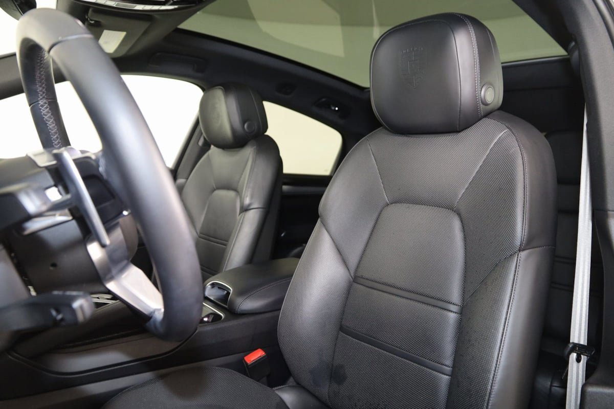 Used 2023 Porsche Cayenne Coupe image 45