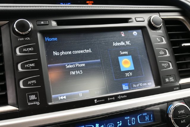 Used 2017 Toyota Highlander Limited AWD/4WD image 17