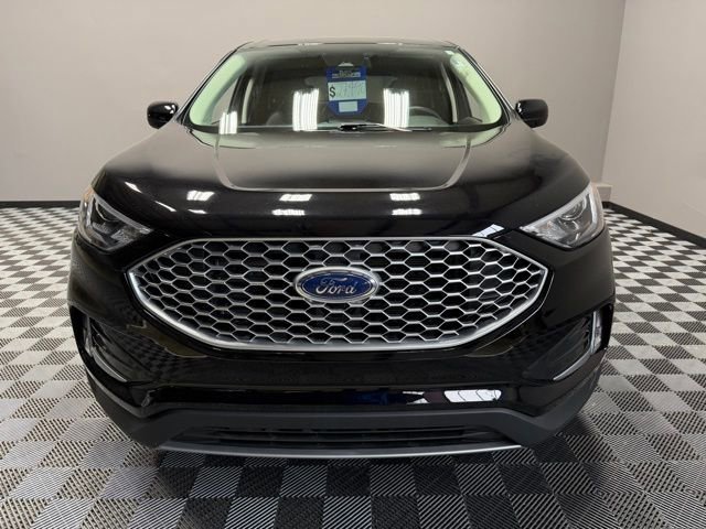 Used 2023 Ford Edge SEL w/ Convenience Package AWD/4WD image 4