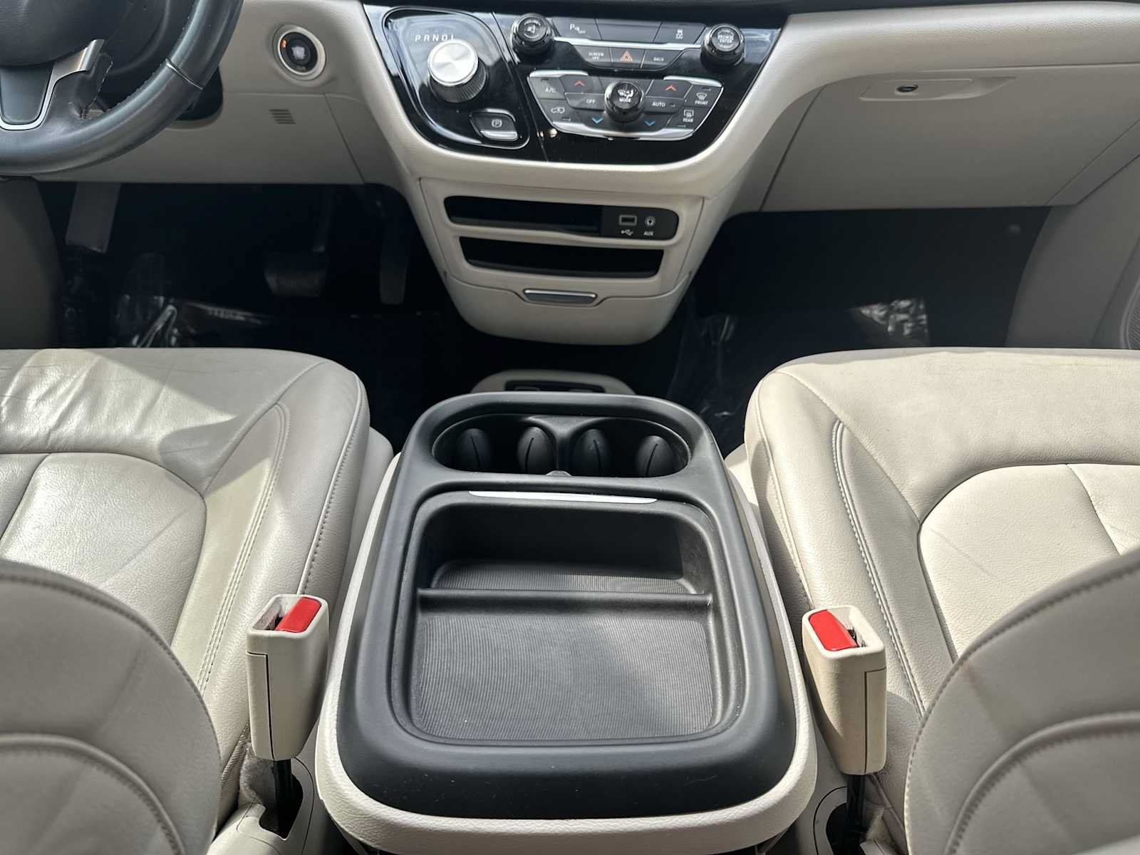 Used 2017 Chrysler Pacifica Touring-L FWD image 30