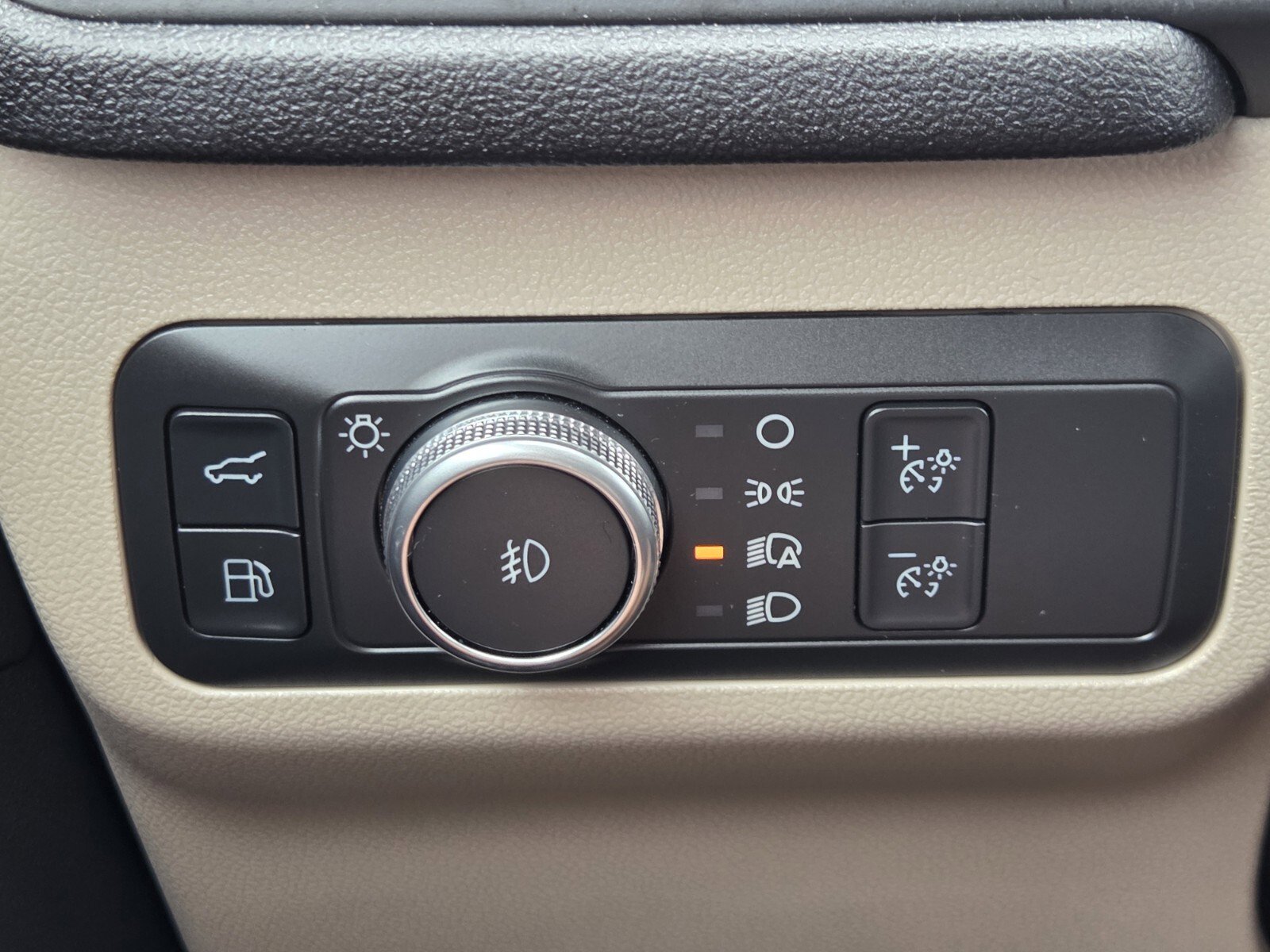 Used 2021 Ford Escape Titanium image 17