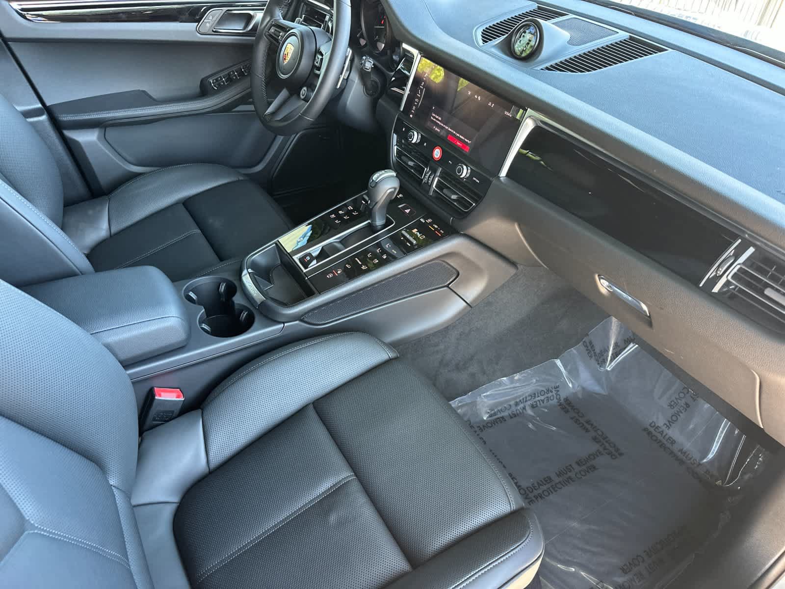 New 2026 Porsche Macan AWD/4WD image 17