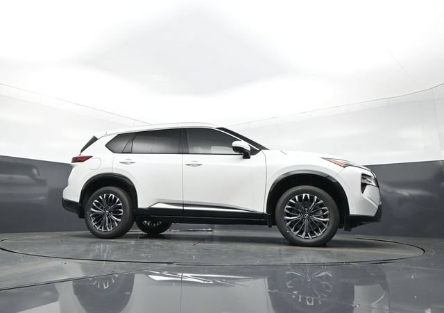 New 2026 Nissan Rogue Platinum w/ Tech Package AWD/4WD image 28