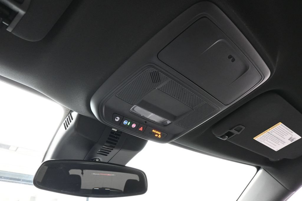 Used 2026 Chevrolet Traverse LT FWD image 22